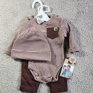 Mario Lopez Kids Baby Boy 3-Piece Set Striped Bodysuit Pants Hat 3/6 M NWT